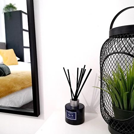 Stylish 2 Bed Apartment With Free Parking, Speed Wifi, Free Parking Colchester Zewnętrze zdjęcie