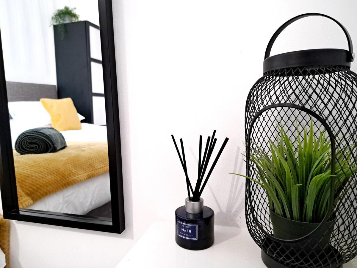 Stylish 2 Bed Apartment With Free Parking, Speed Wifi, Free Parking Colchester Zewnętrze zdjęcie